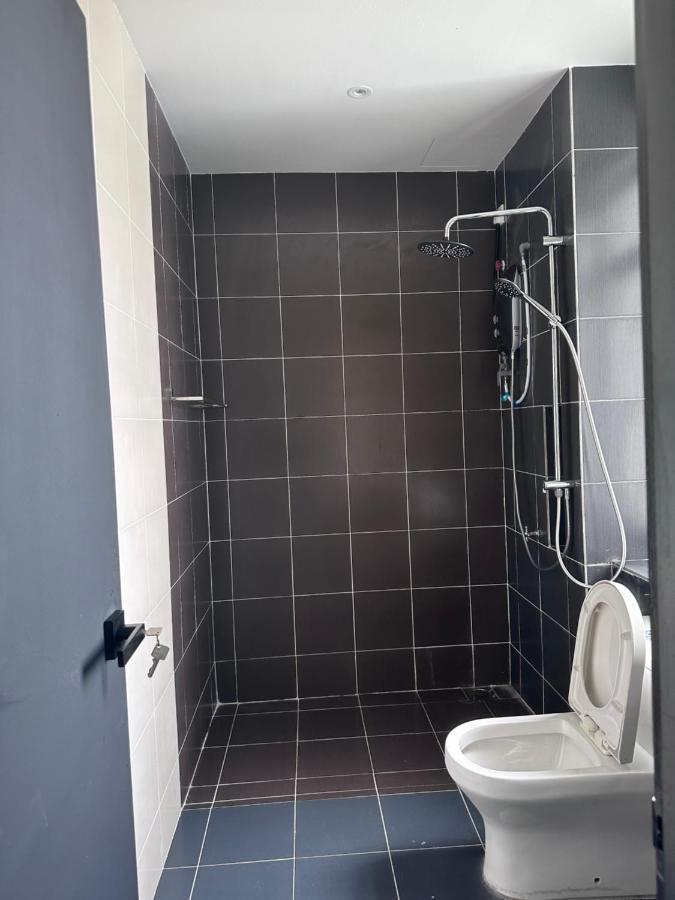 New Mount Austin Swarovski Design 15 Pax Apartemen