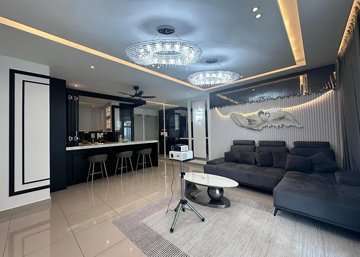 New Mount Austin Swarovski Design 15 Pax Condo
