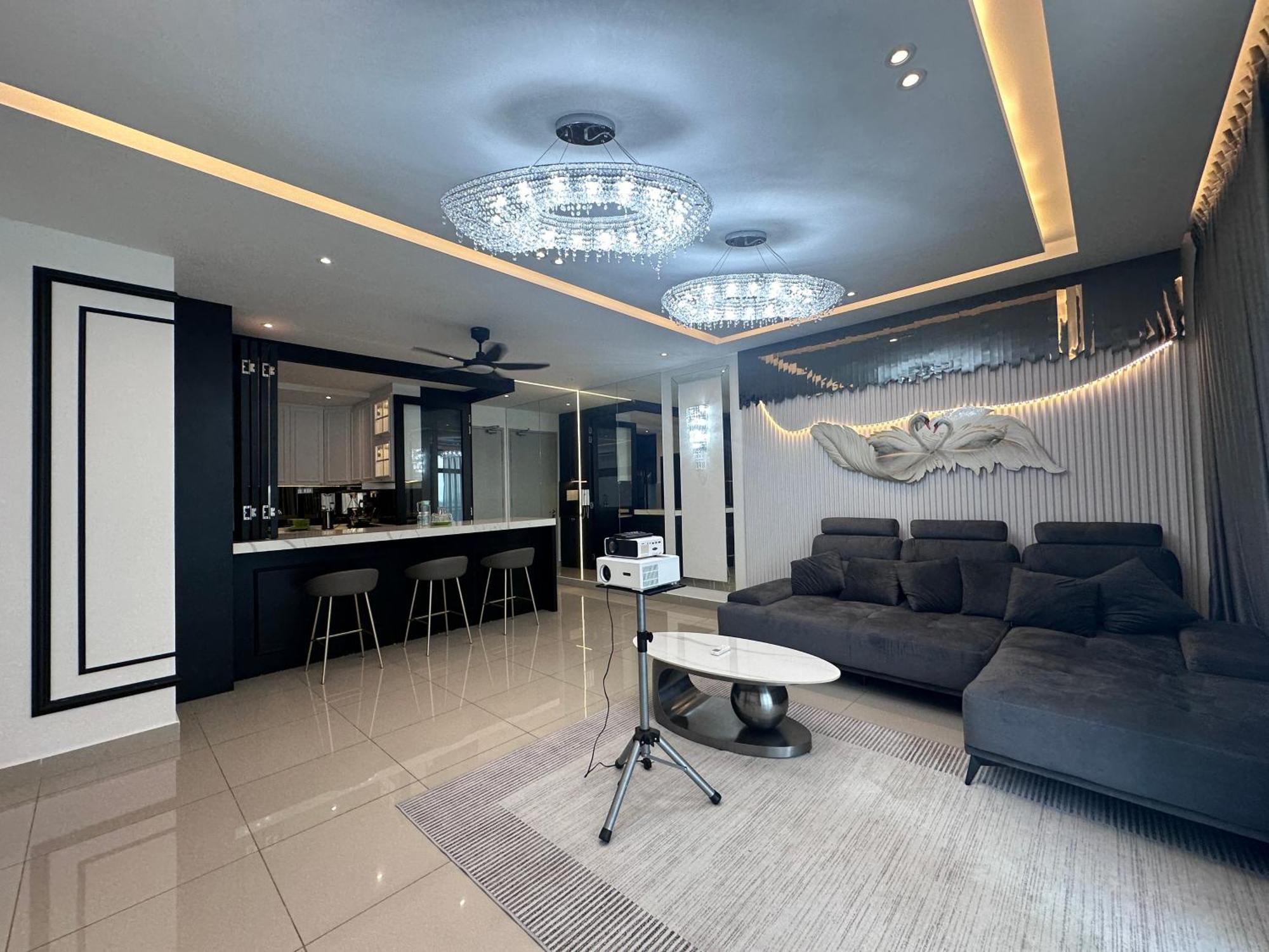 Apartment New Mount Austin Swarovski Design 15 Pax